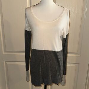 EXPRESS Long Sleeve Sweater - Size Medium